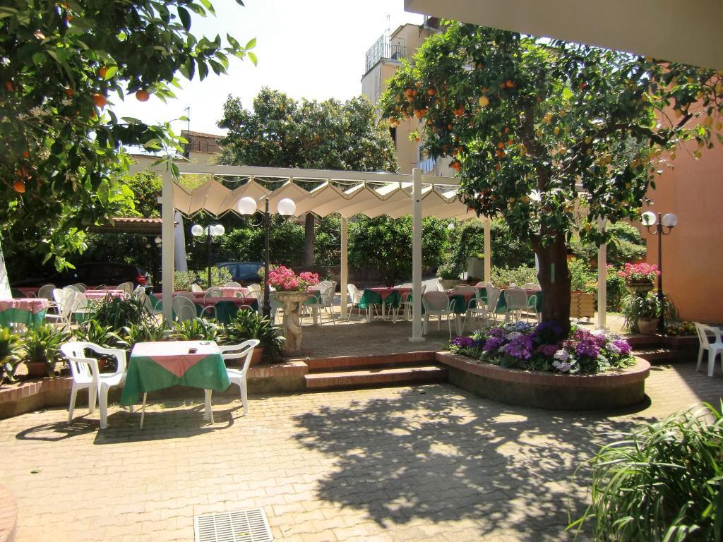 Hotel Girasole Sorrento Eksteriør billede