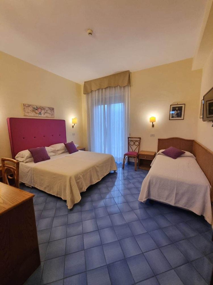 Hotel Girasole Sorrento Eksteriør billede