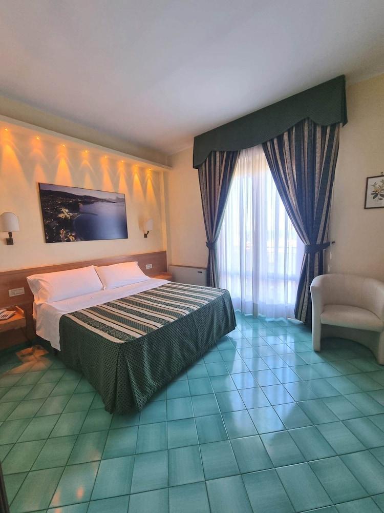 Hotel Girasole Sorrento Eksteriør billede