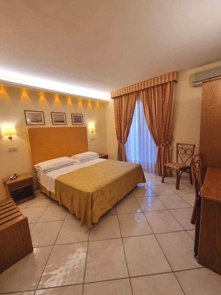 Hotel Girasole Sorrento Eksteriør billede