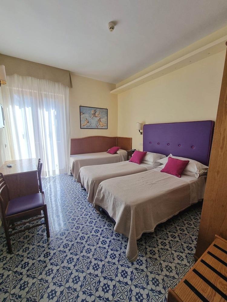 Hotel Girasole Sorrento Eksteriør billede