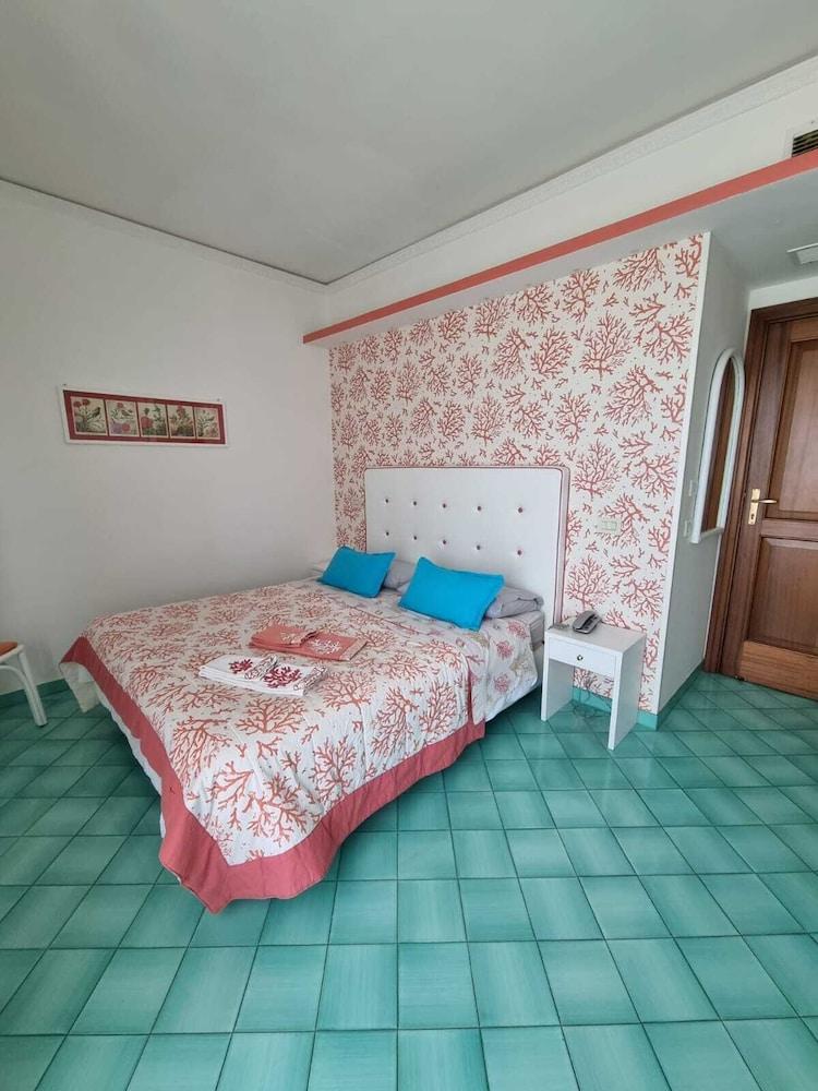 Hotel Girasole Sorrento Eksteriør billede