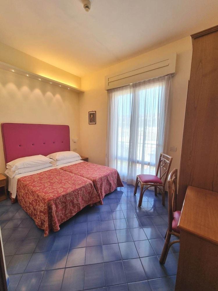 Hotel Girasole Sorrento Eksteriør billede